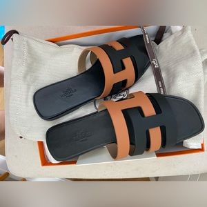 Brand new giftable Hermes Amore sandals